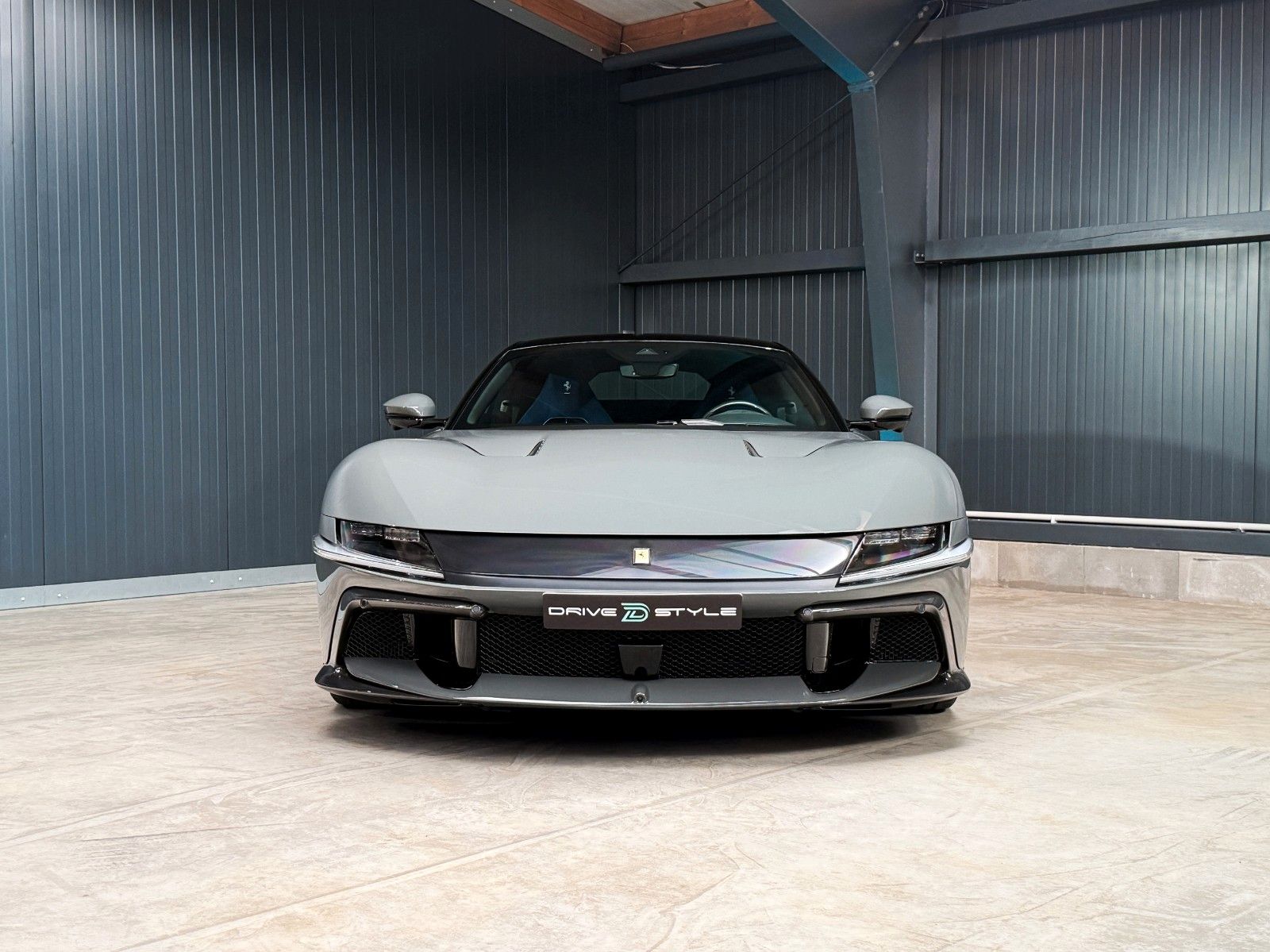 FERRARI 12Cilindri + 1. Hand + 54 km + Carbon Exterieur – Fahrzeugbild 3