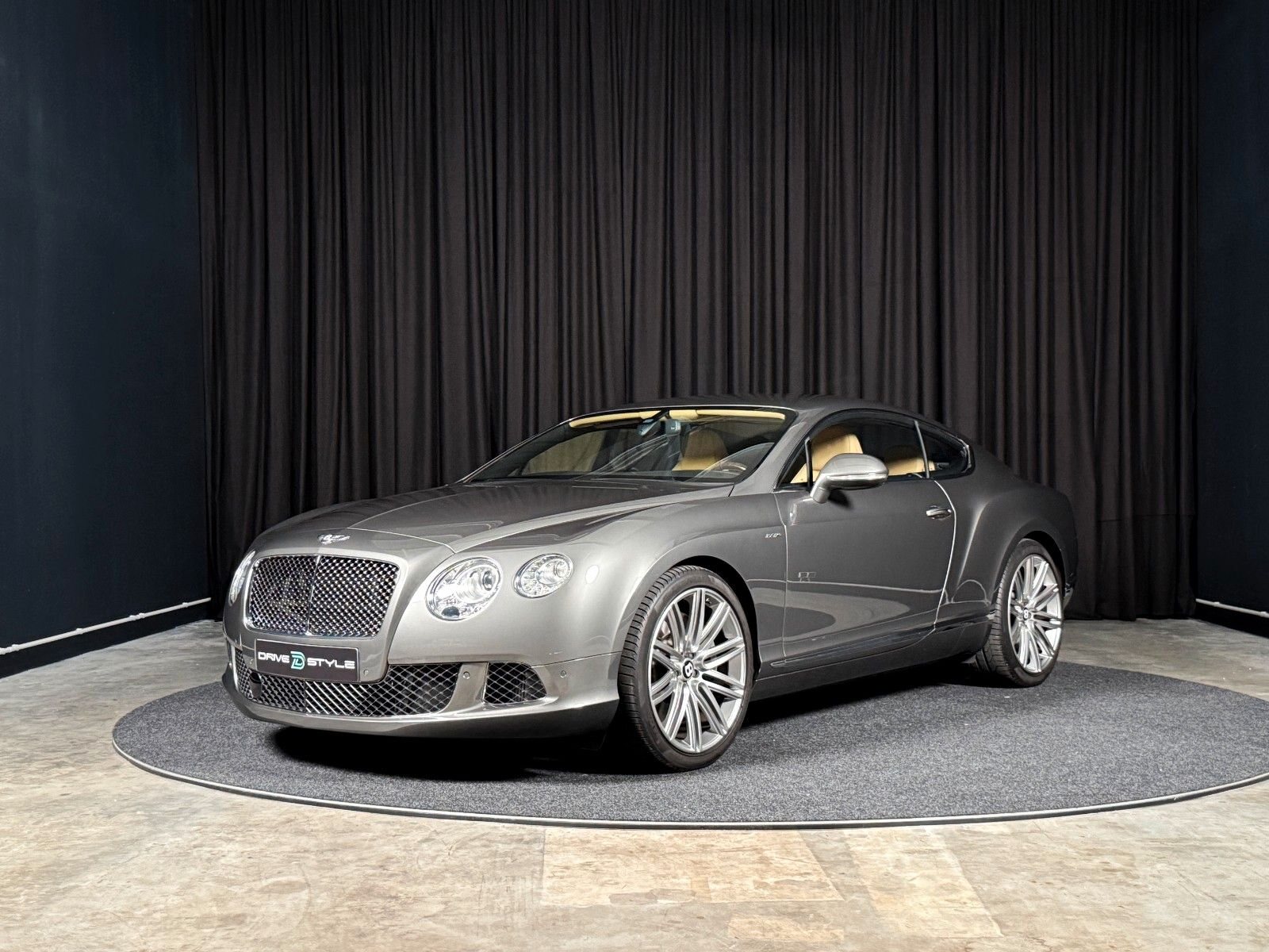 BENTLEY Continental GT 6.0 W12 Speed 4WD Automatik – Fahrzeugbild 1