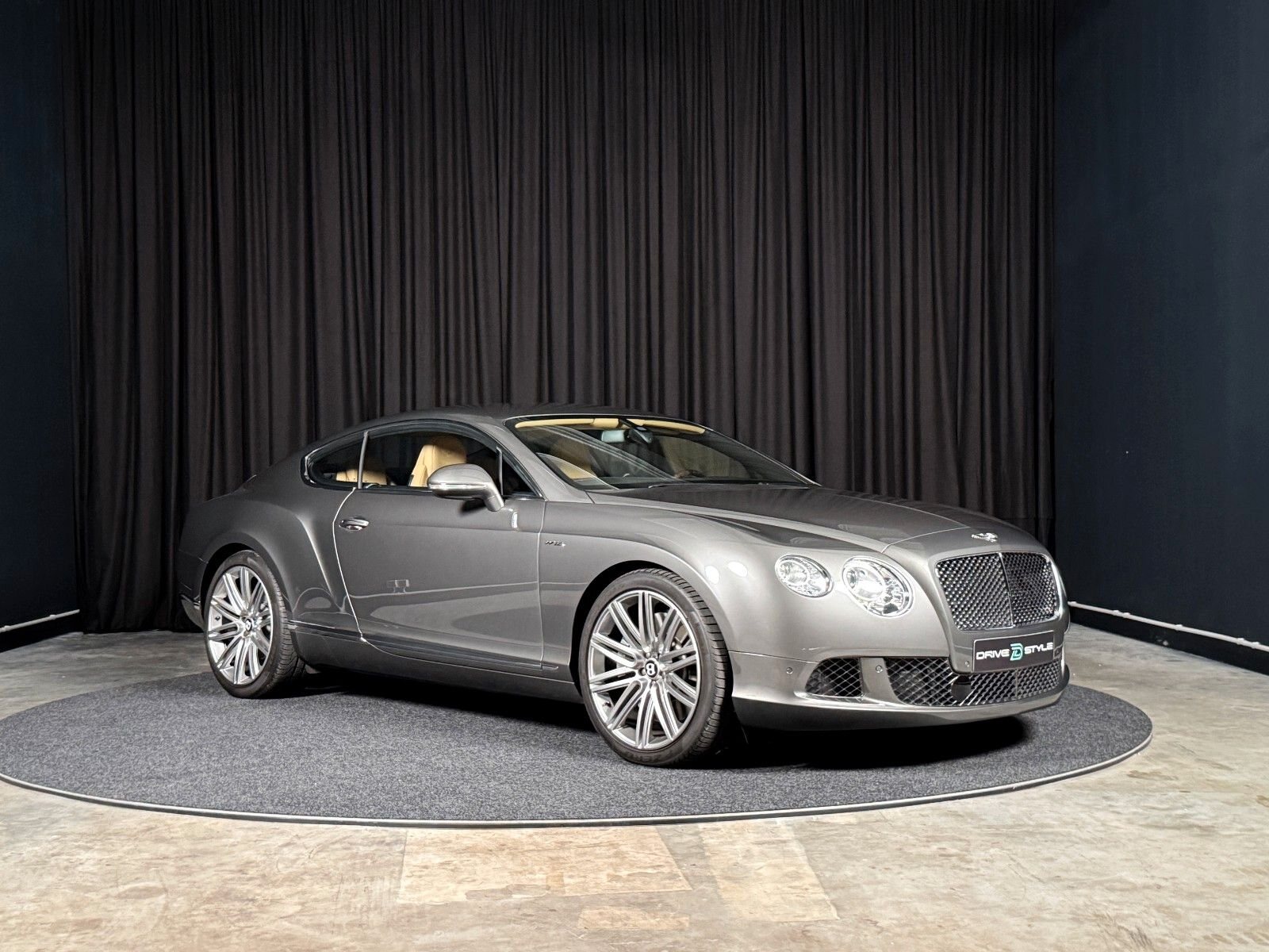 BENTLEY Continental GT 6.0 W12 Speed 4WD Automatik – Fahrzeugbild 4