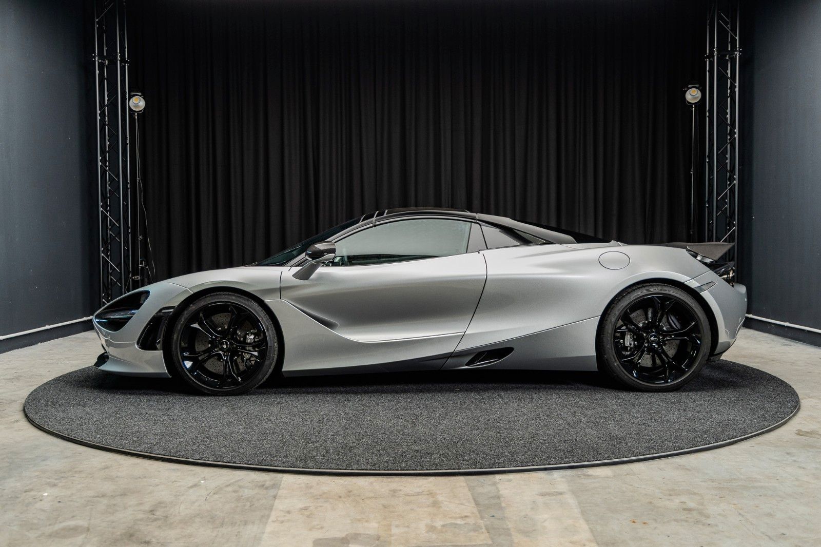 MCLAREN 720S Spider + Scheckheft + Service Neu + Top Zus – Fahrzeugbild 4