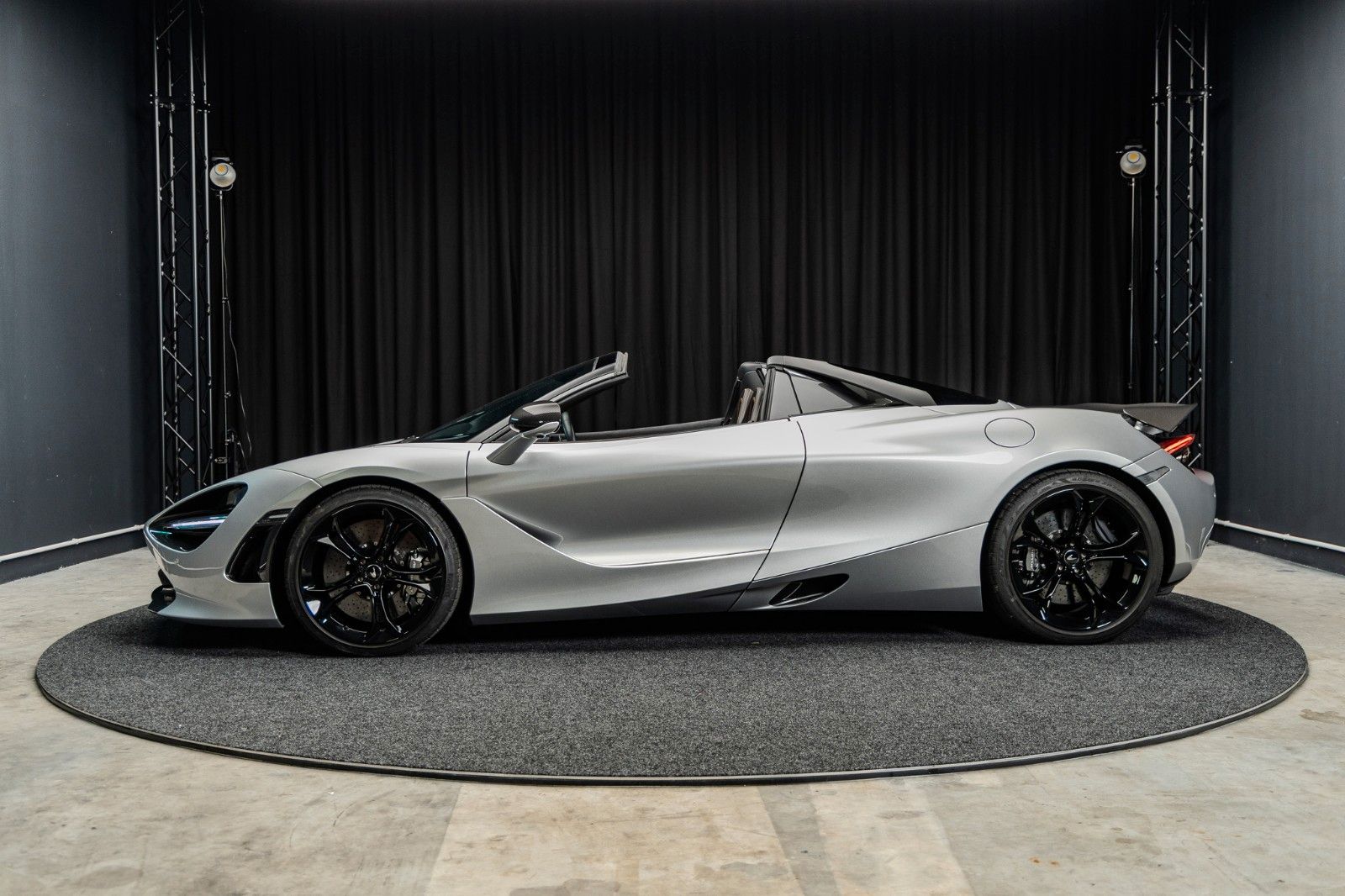 MCLAREN 720S Spider + Scheckheft + Service Neu + Top Zus – Fahrzeugbild 10