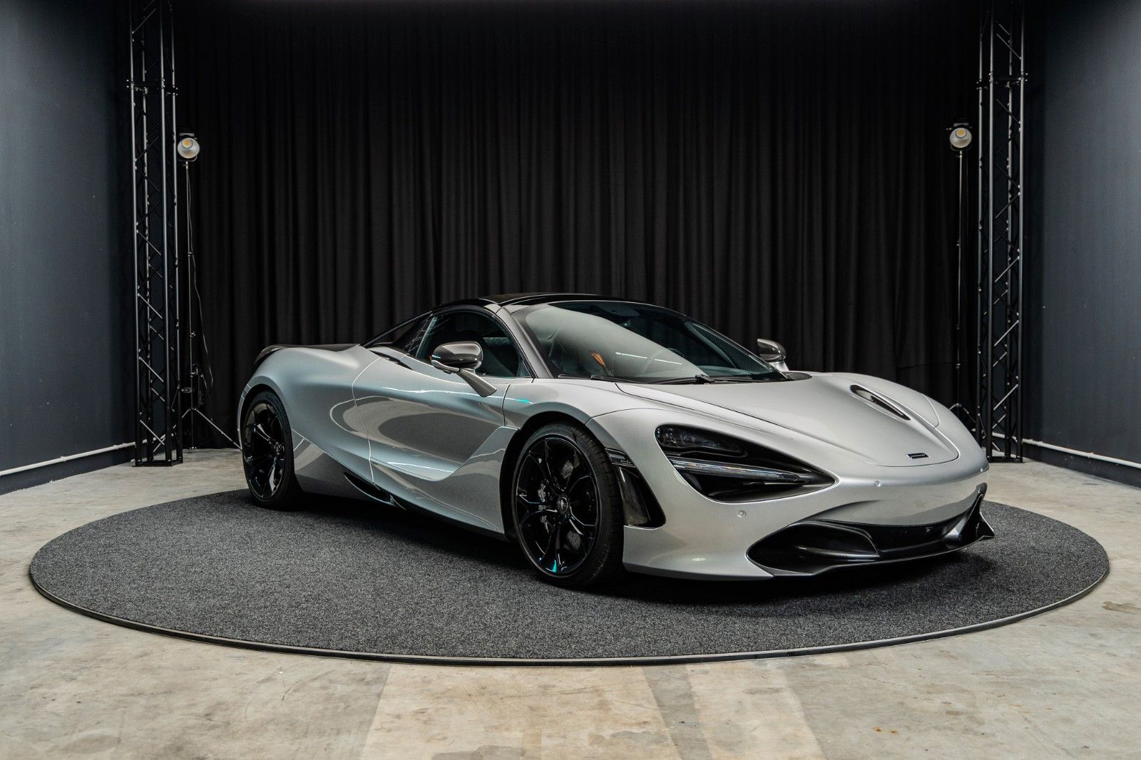 MCLAREN 720S Spider + Scheckheft + Service Neu + Top Zus – Fahrzeugbild 9