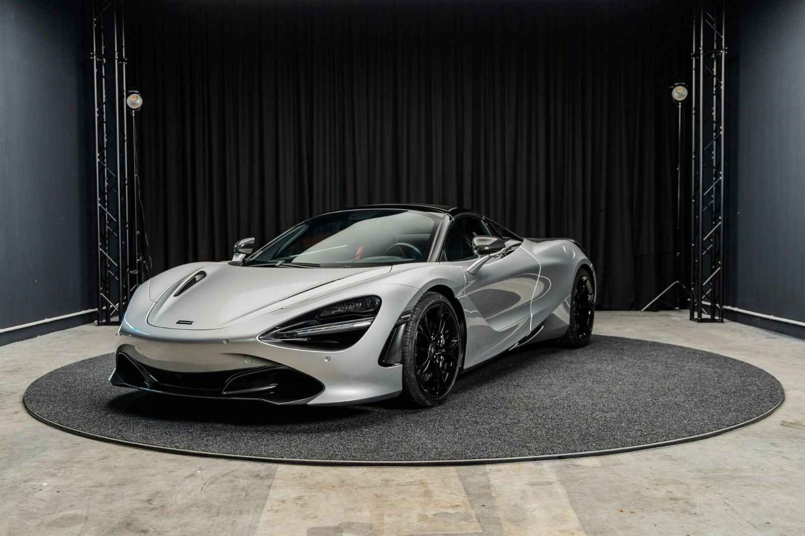 MCLAREN 720S Spider + Scheckheft + Service Neu + Top Zus – Fahrzeugbild 1