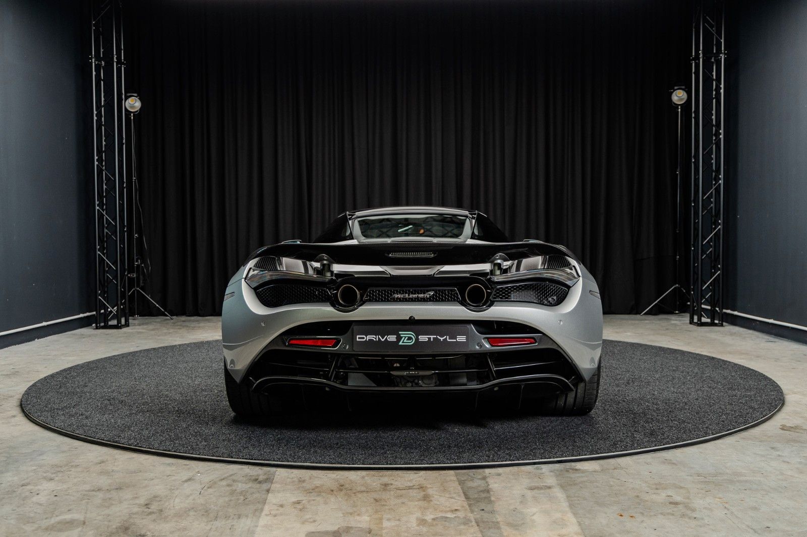 MCLAREN 720S Spider + Scheckheft + Service Neu + Top Zus – Fahrzeugbild 6