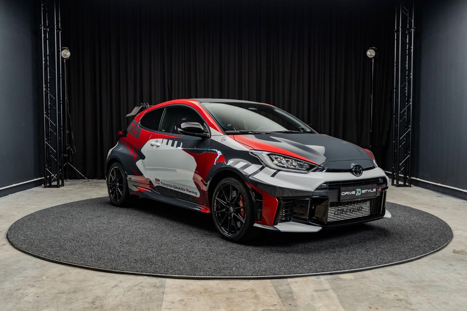 TOYOTA Yaris 1.6-l-Turbo GR Rovanperä Edition – Fahrzeugbild 8