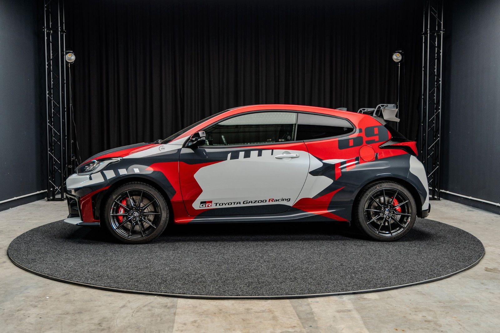 TOYOTA Yaris 1.6-l-Turbo GR Rovanperä Edition – Fahrzeugbild 3
