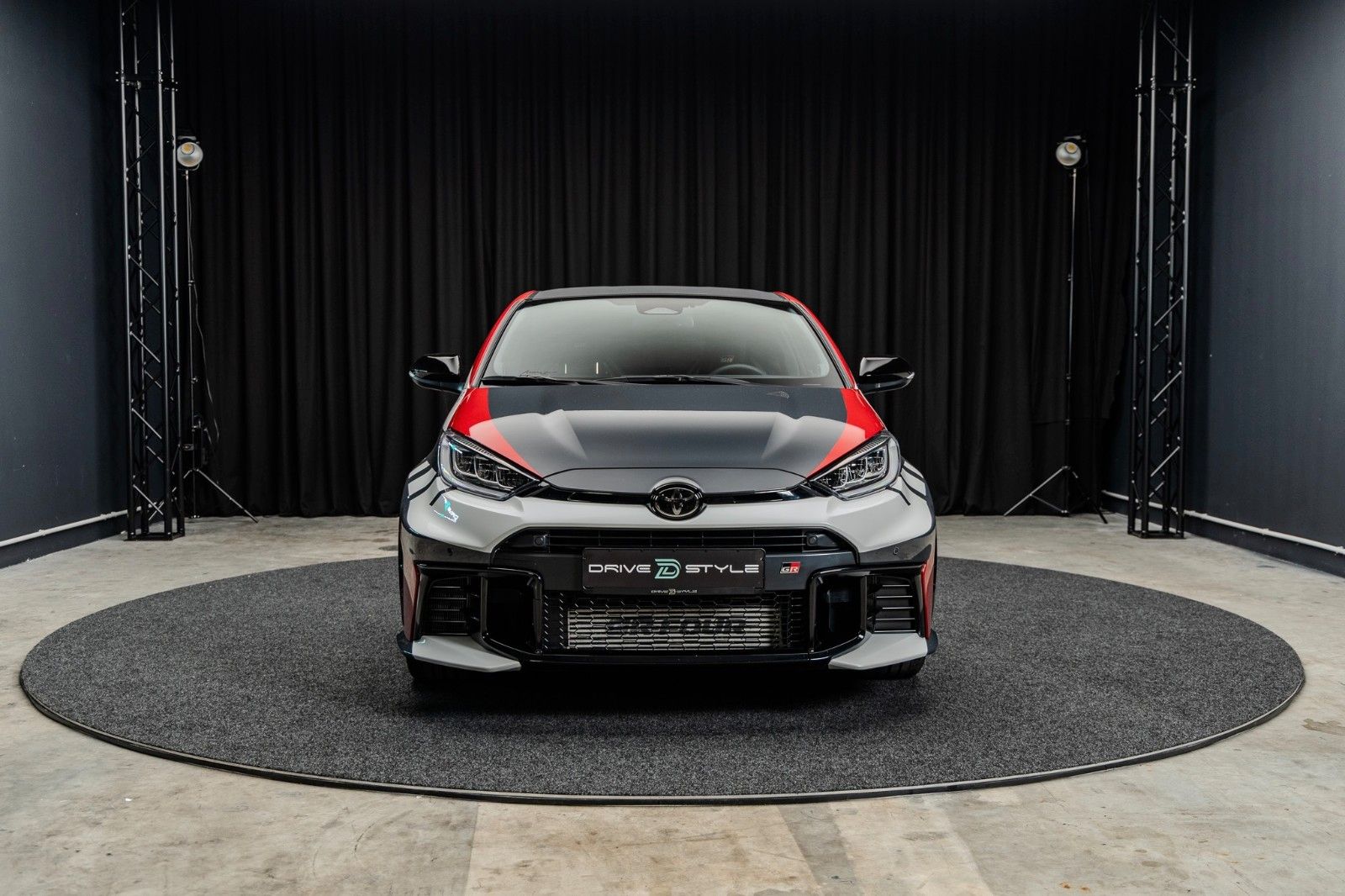 TOYOTA Yaris 1.6-l-Turbo GR Rovanperä Edition – Fahrzeugbild 2