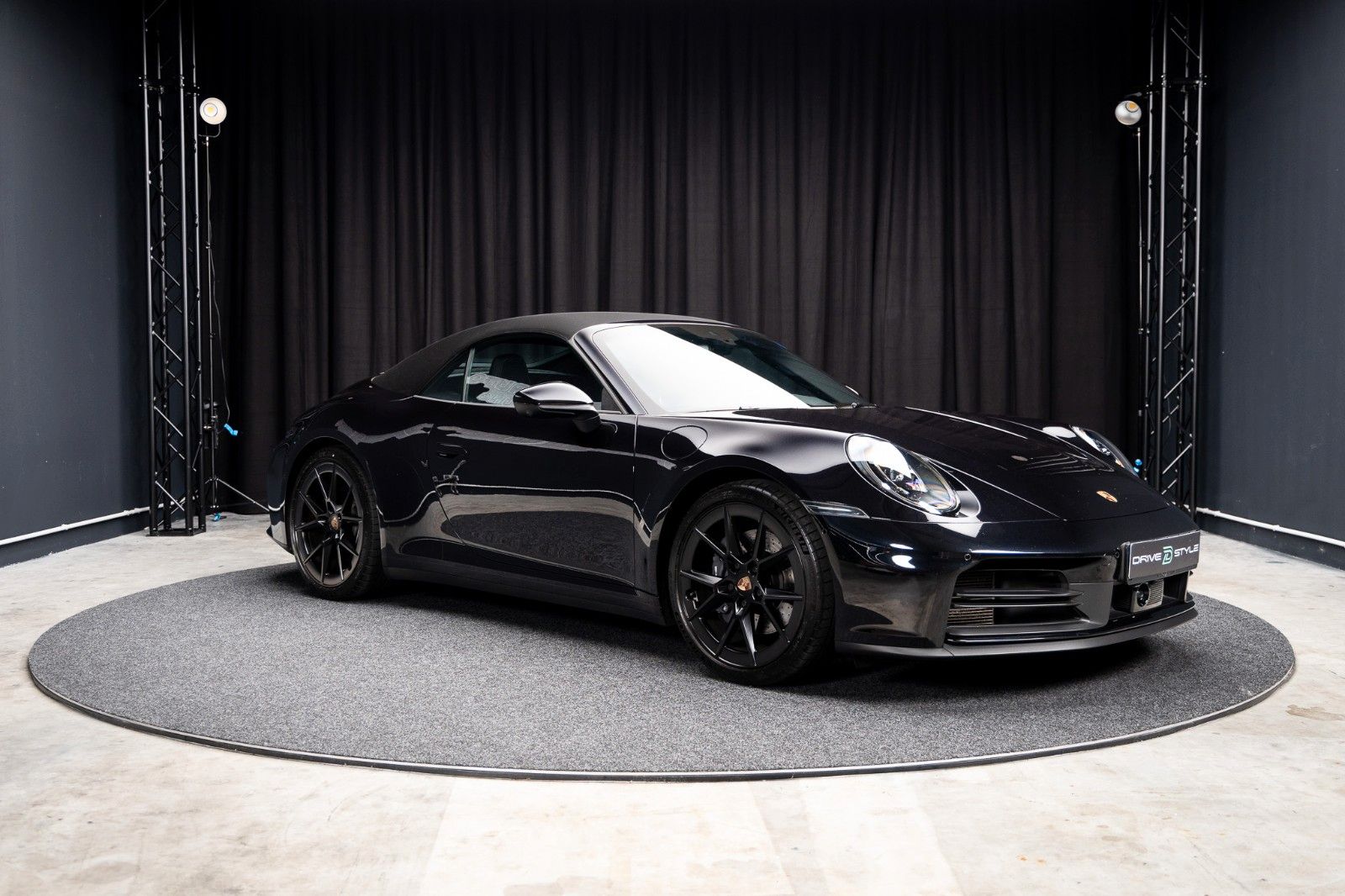 PORSCHE 992 Carrera Cabrio + PDK + BOSE + 2. Radsatz – Fahrzeugbild 8