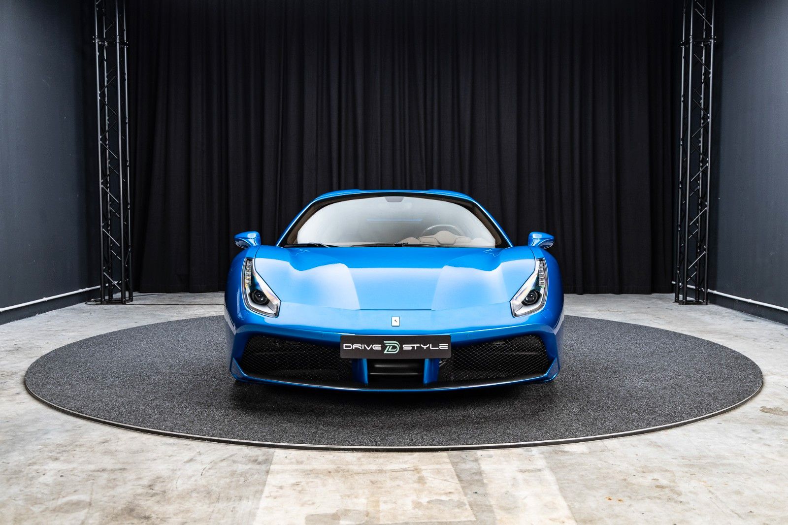 FERRARI 488 Spider + Carbon + Daytona + Liftsystem – Fahrzeugbild 2