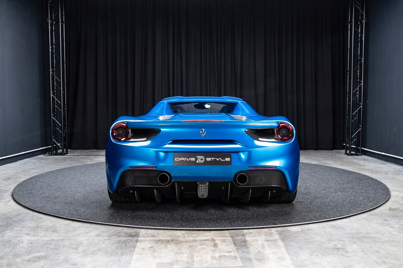 FERRARI 488 Spider + Carbon + Daytona + Liftsystem – Fahrzeugbild 5