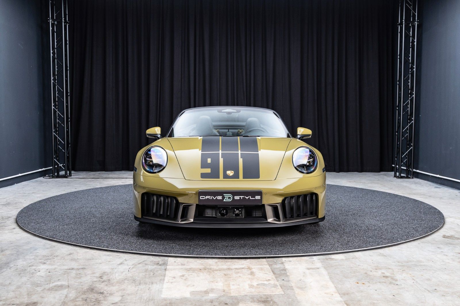 PORSCHE 992.2 GTS Cabrio Spirit 70 + PCCB + Burmester – Fahrzeugbild 9