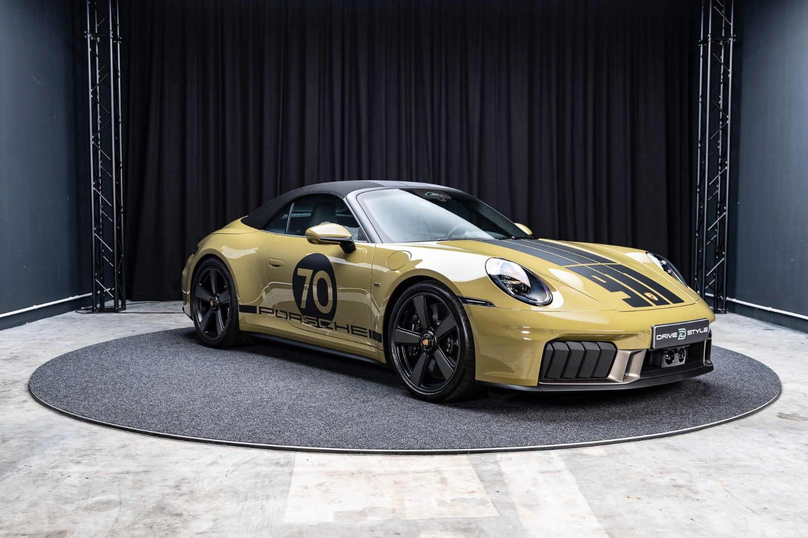 PORSCHE 992.2 GTS Cabrio Spirit 70 + PCCB + Burmester – Fahrzeugbild 8