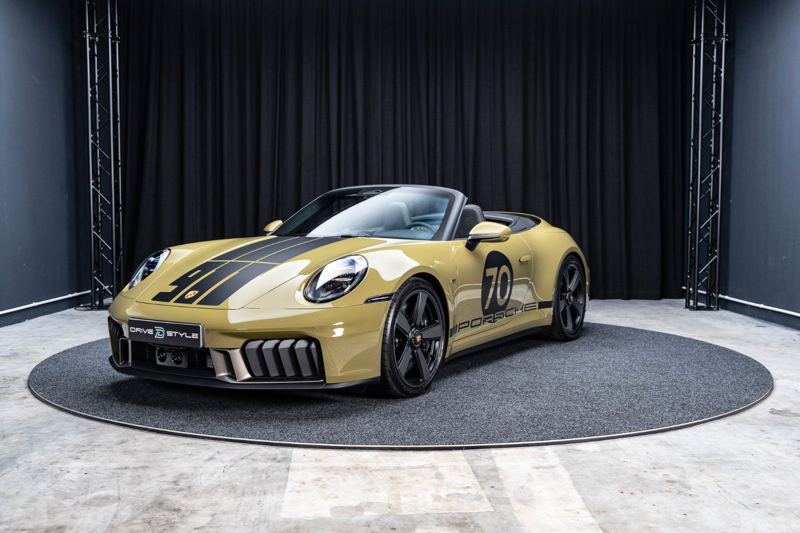 PORSCHE 992.2 GTS Cabrio Spirit 70 + PCCB + Burmester – Fahrzeugbild 10