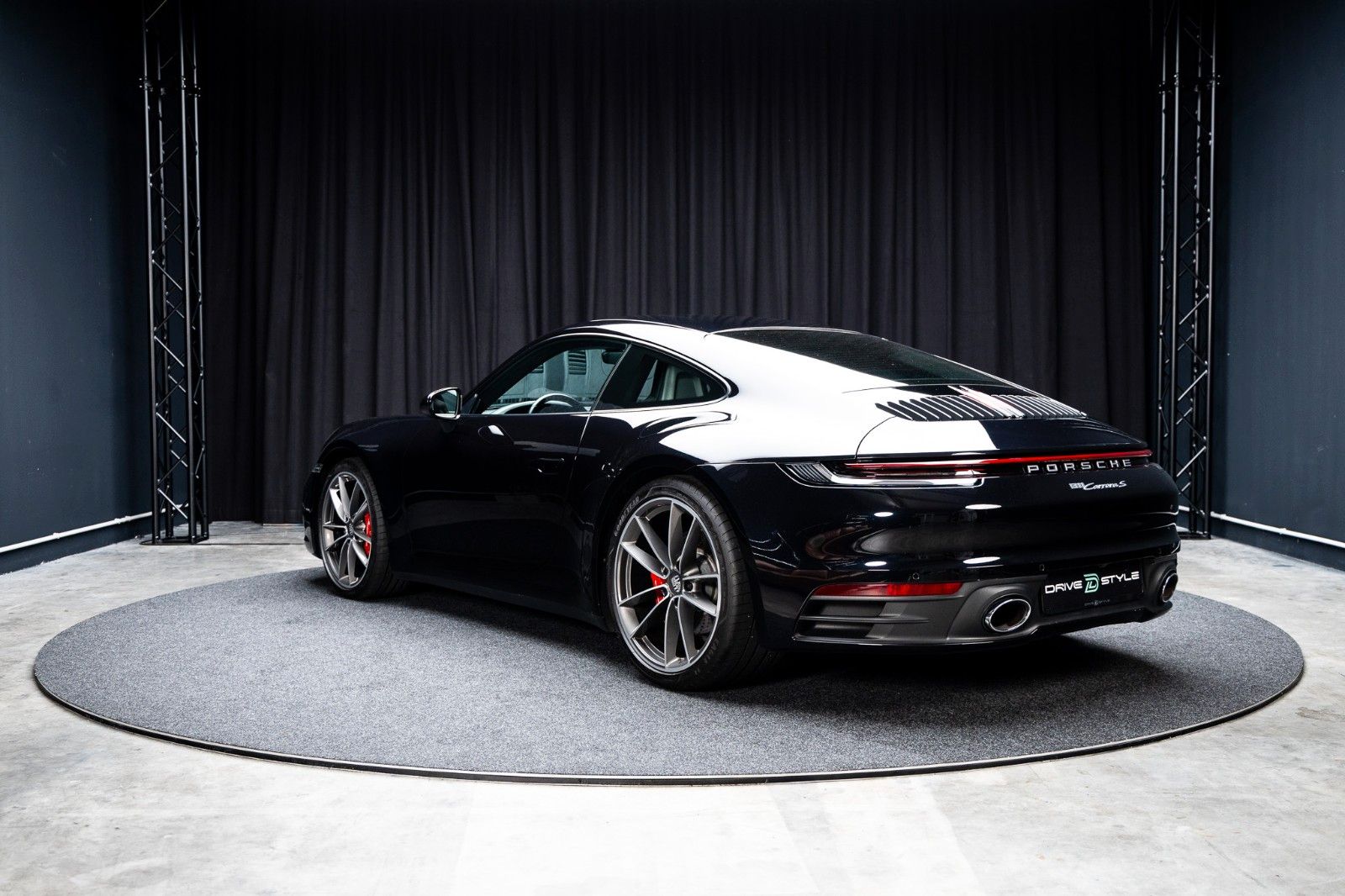 PORSCHE 992 Carrera S + PDK + Sport-Auspuff + BOSE – Fahrzeugbild 4