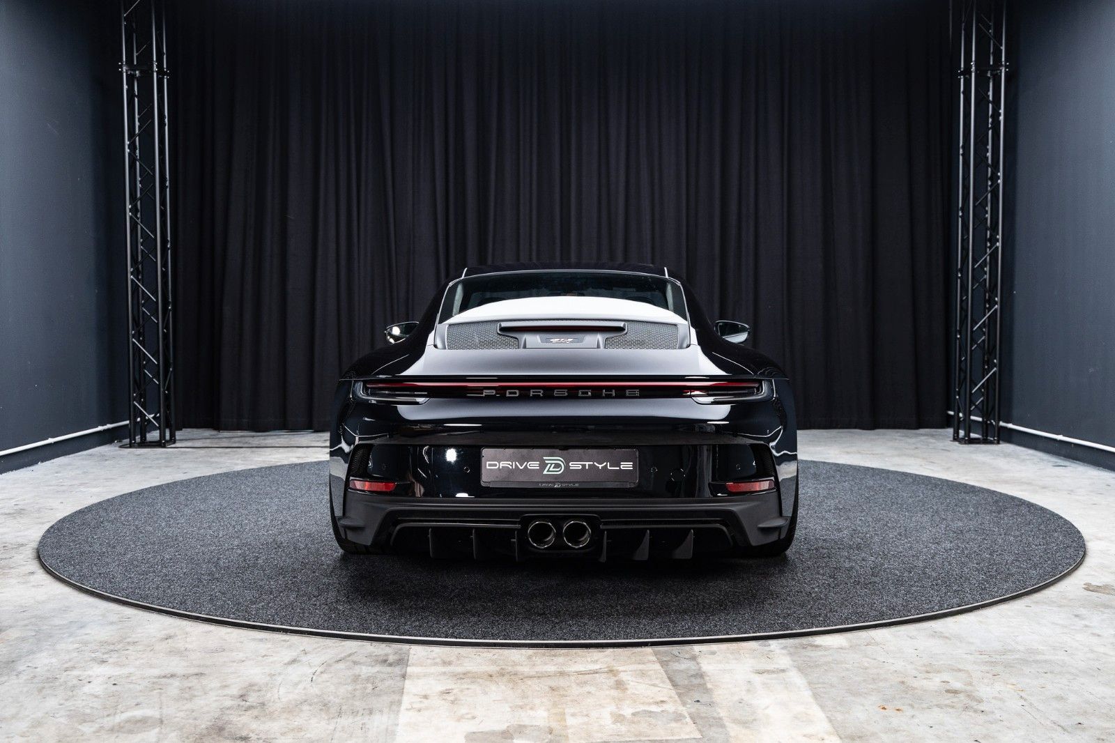 PORSCHE 992 GT3 Touring + 162 km + Chrono + PDK + 1. Han – Fahrzeugbild 5