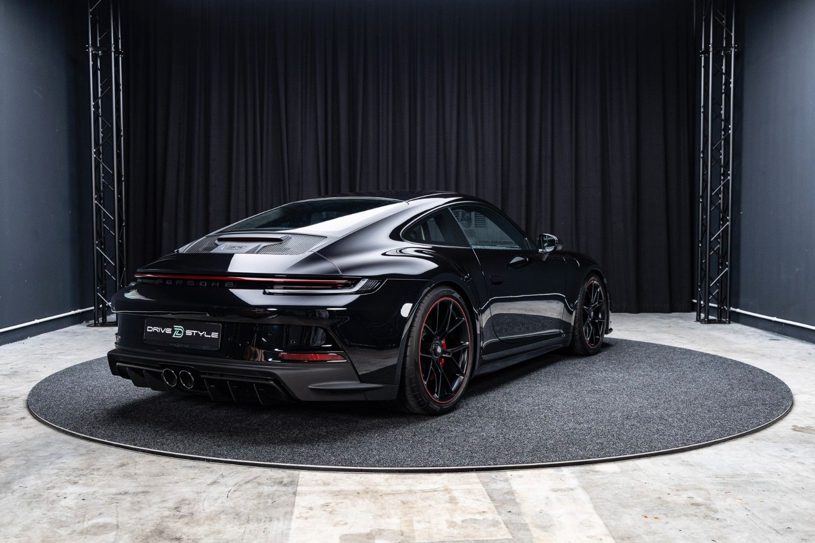 PORSCHE 992 GT3 Touring + 162 km + Chrono + PDK + 1. Han – Fahrzeugbild 6