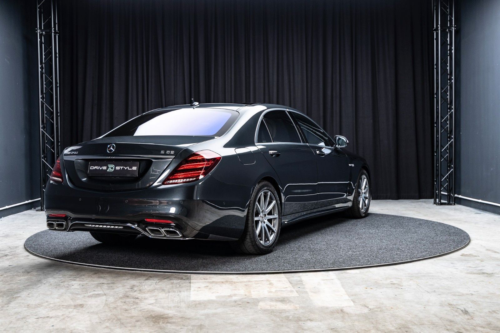 MERCEDES-BENZ S 63 AMG 4MATIC+ Lang + Burmester + Pano – Fahrzeugbild 6