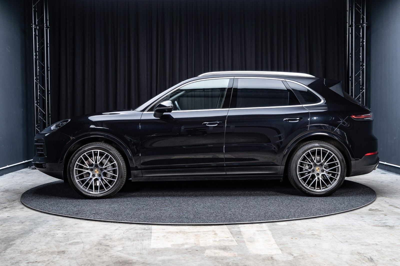 PORSCHE Cayenne S 2.9 V6 · 1. Hand · Luftfederung · Pano – Fahrzeugbild 3